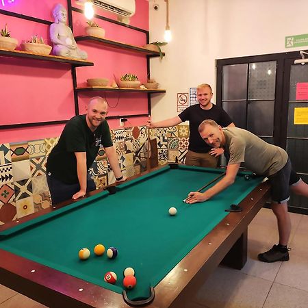 New Friends Hostel & Bar Adults Only Valladolid  Extérieur photo