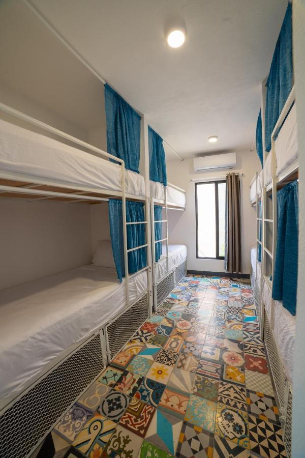 New Friends Hostel & Bar Adults Only Valladolid  Extérieur photo