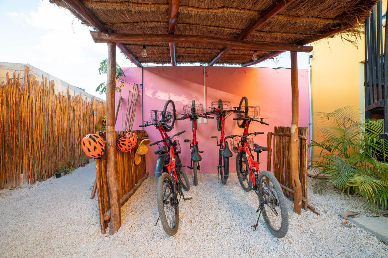 New Friends Hostel & Bar Adults Only Valladolid  Extérieur photo