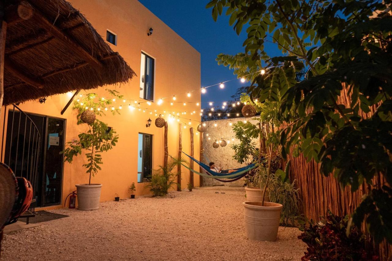 New Friends Hostel & Bar Adults Only Valladolid  Extérieur photo