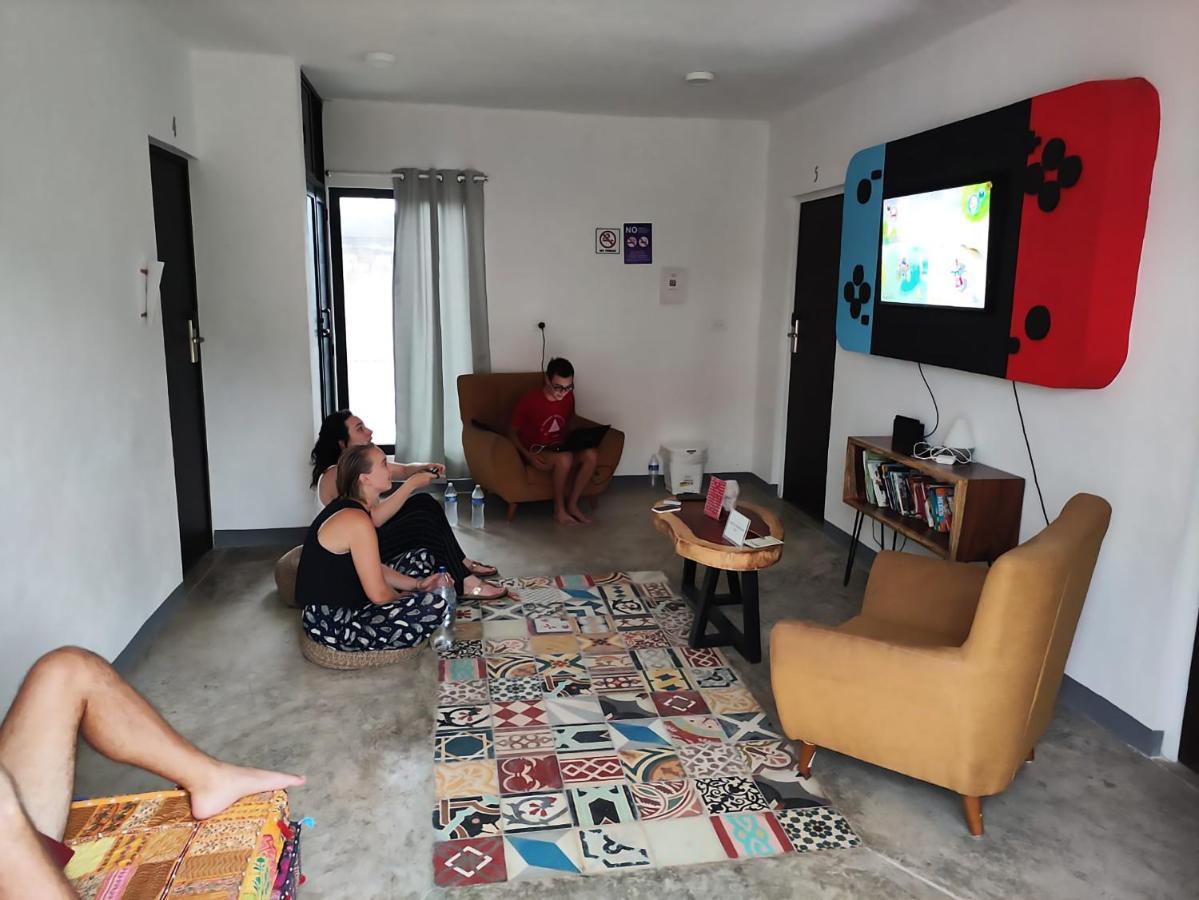 New Friends Hostel & Bar Adults Only Valladolid  Extérieur photo