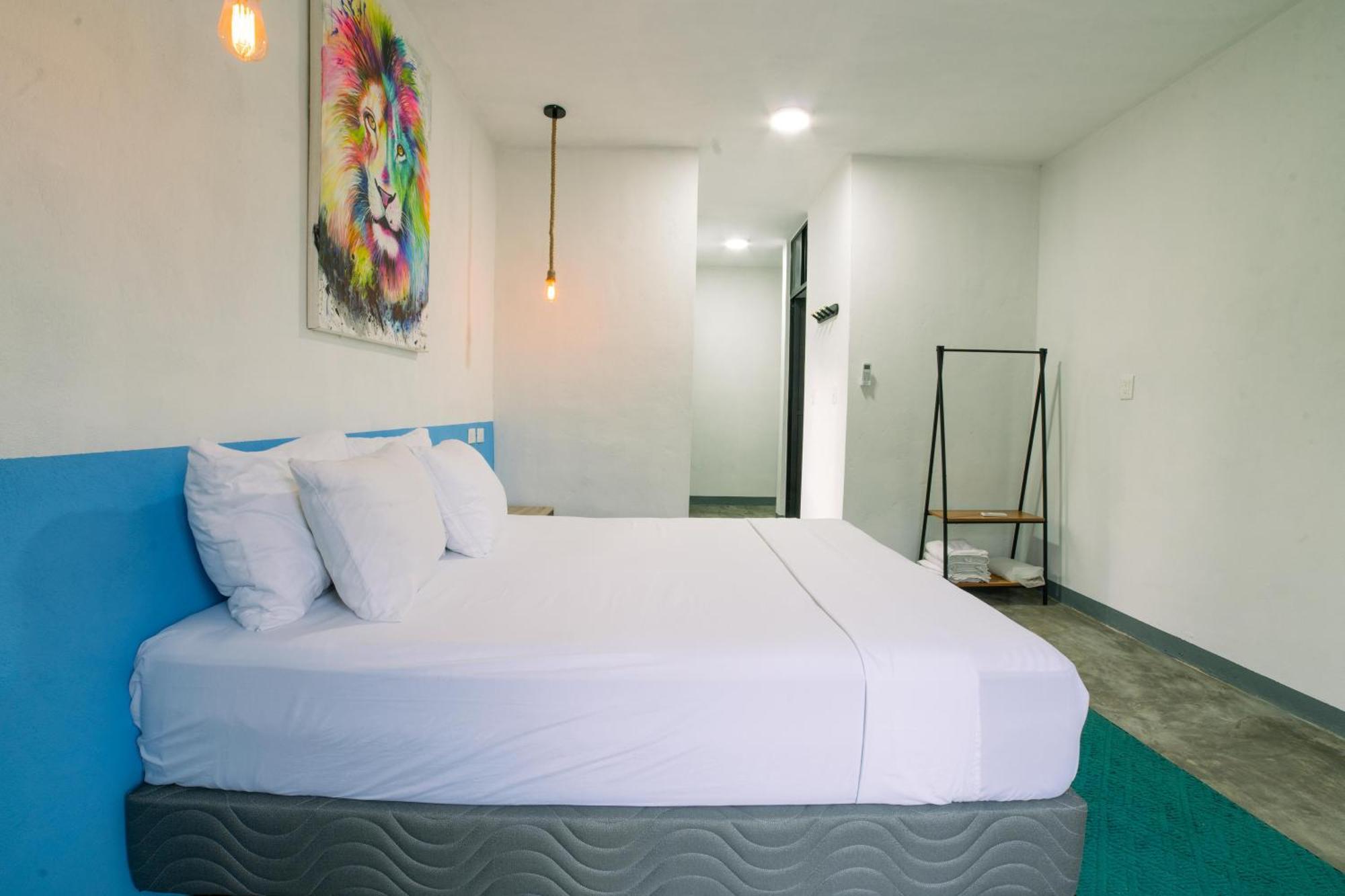 New Friends Hostel & Bar Adults Only Valladolid  Extérieur photo