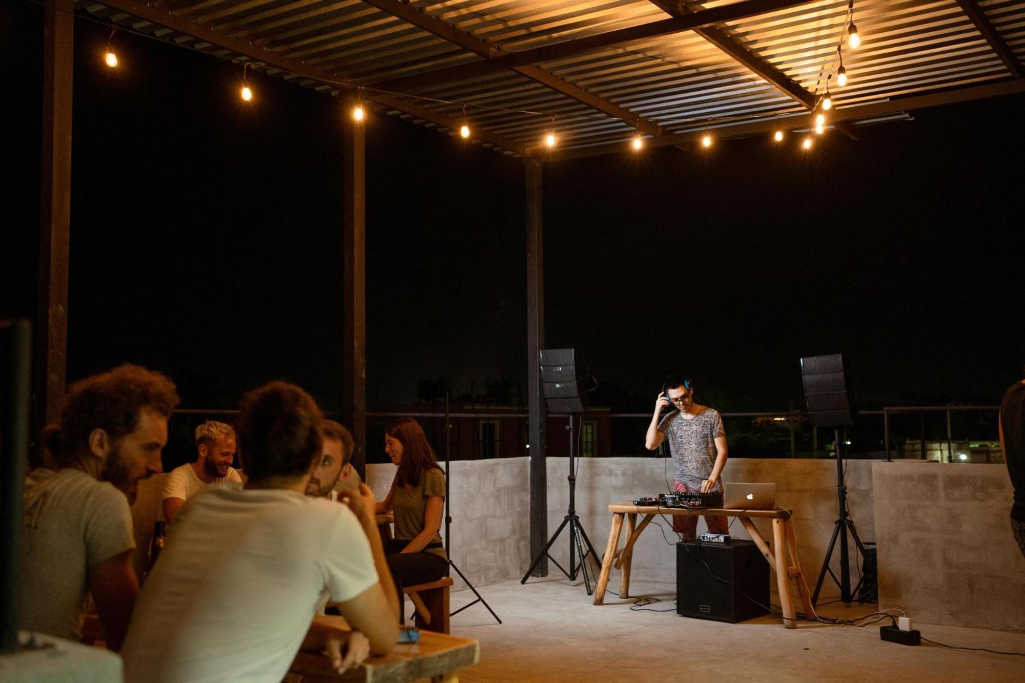 New Friends Hostel & Bar Adults Only Valladolid  Extérieur photo
