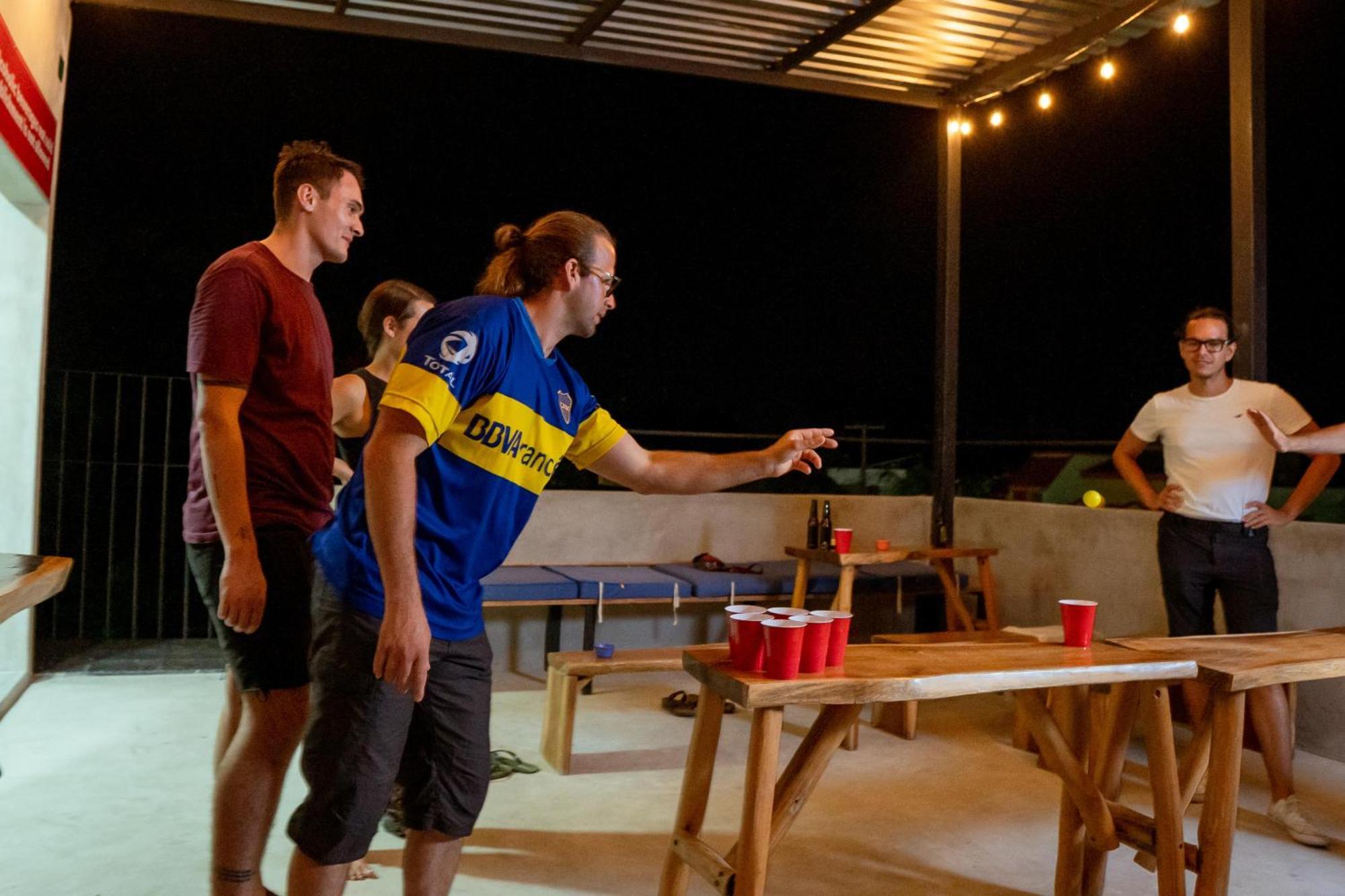 New Friends Hostel & Bar Adults Only Valladolid  Extérieur photo