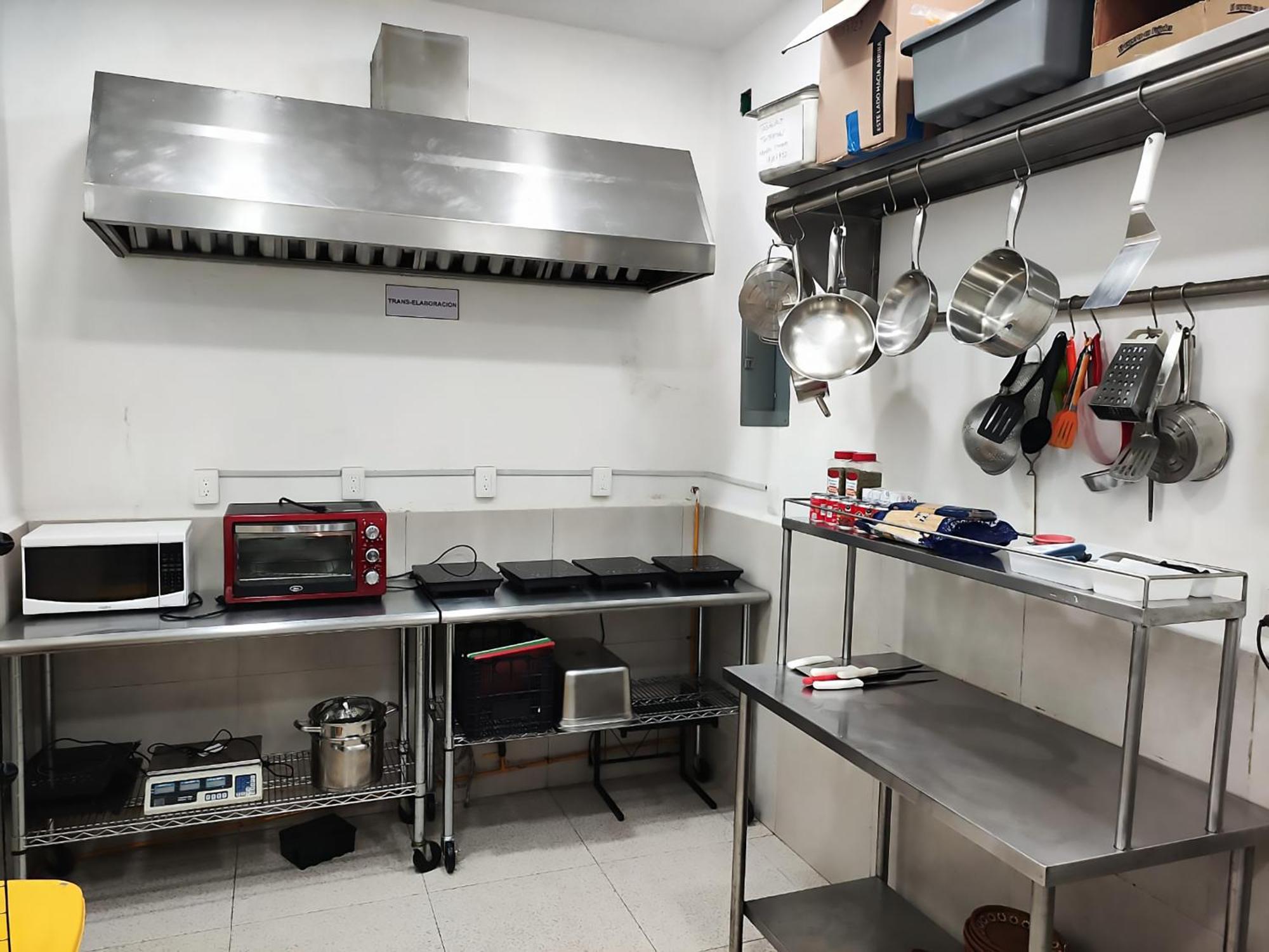 New Friends Hostel & Bar Adults Only Valladolid  Extérieur photo