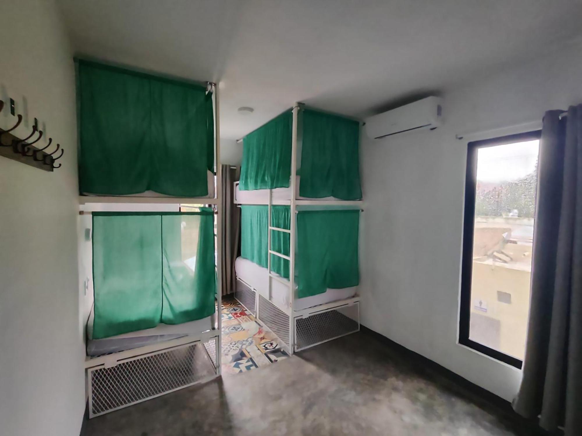 New Friends Hostel & Bar Adults Only Valladolid  Extérieur photo