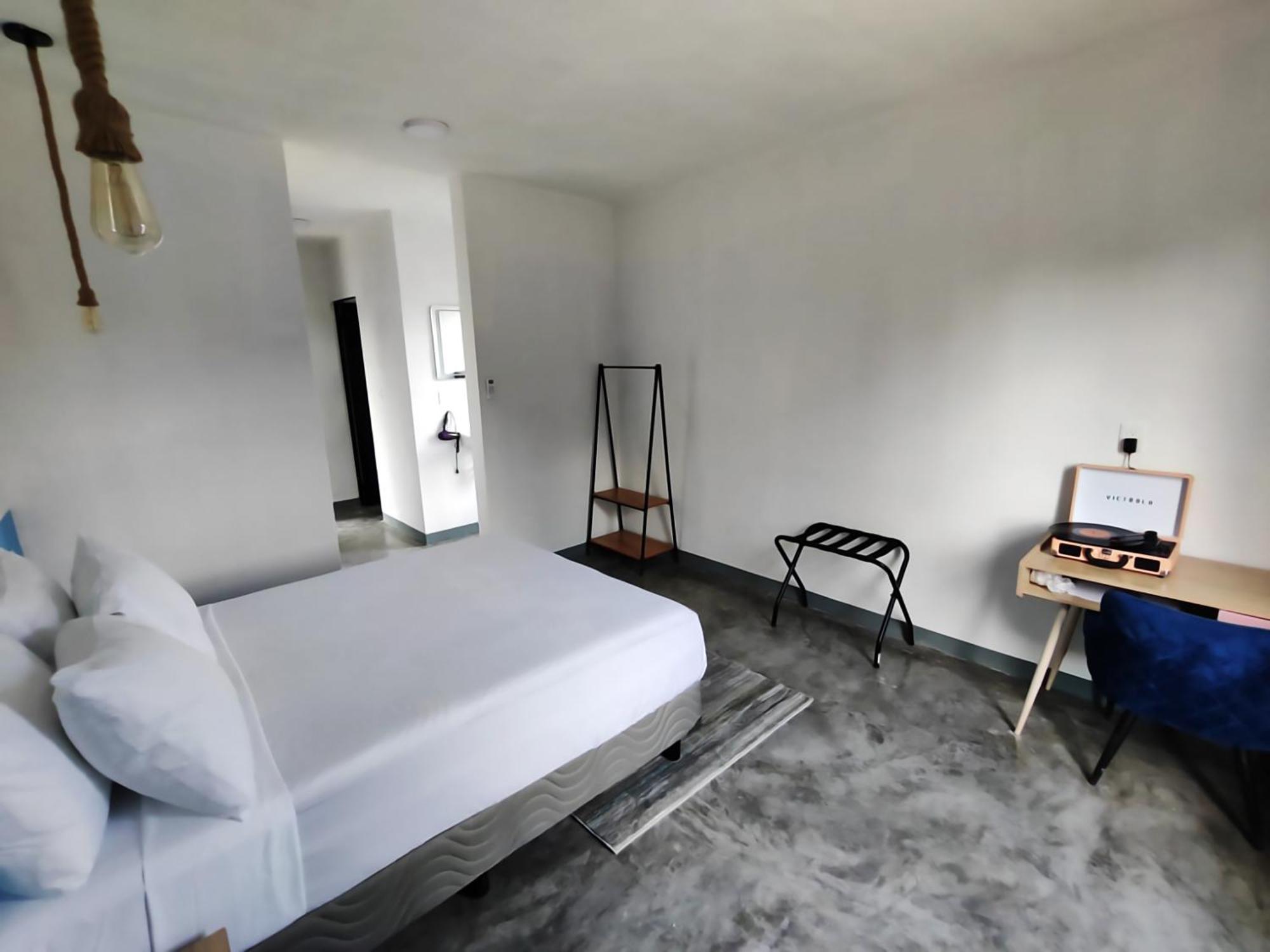 New Friends Hostel & Bar Adults Only Valladolid  Extérieur photo