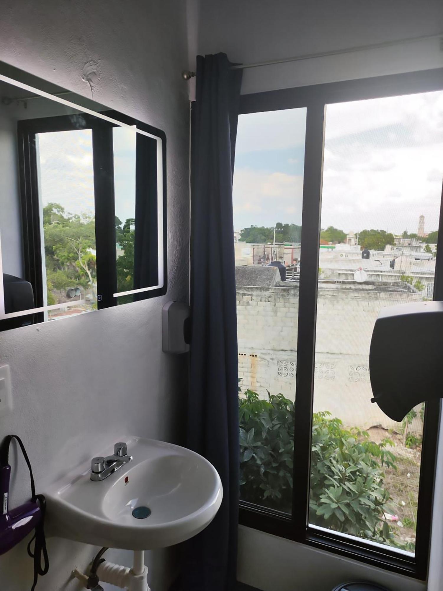 New Friends Hostel & Bar Adults Only Valladolid  Extérieur photo