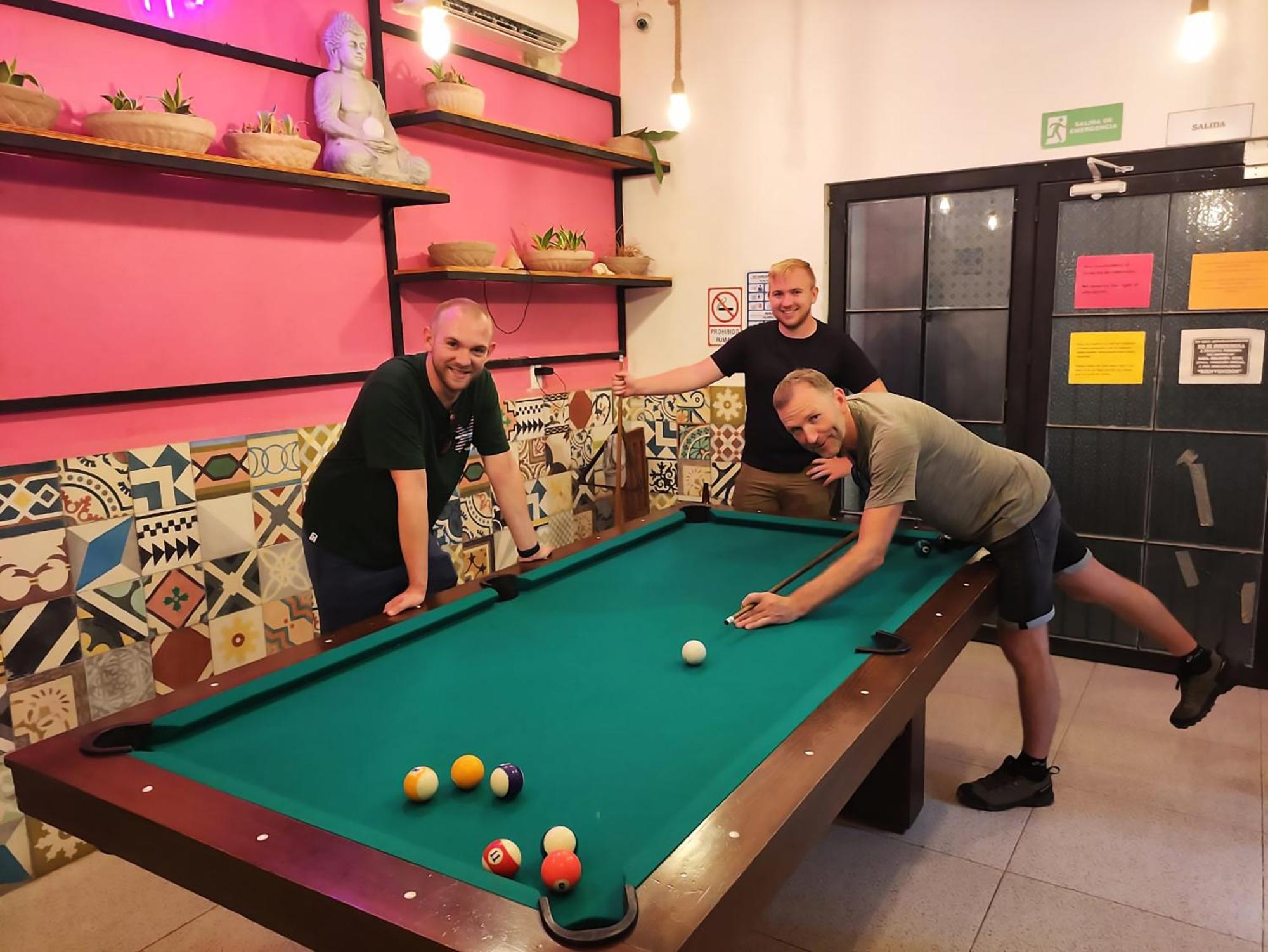 New Friends Hostel & Bar Adults Only Valladolid  Extérieur photo