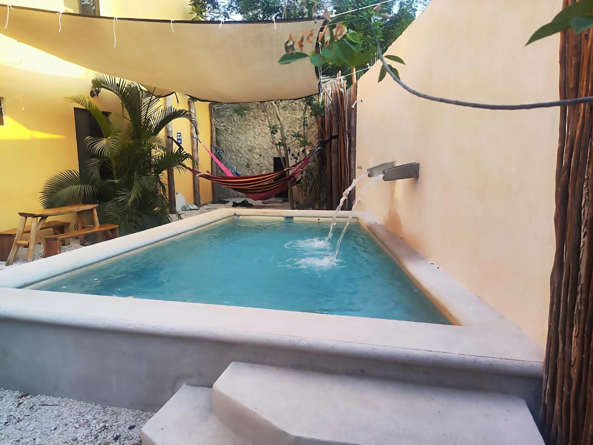 New Friends Hostel & Bar Adults Only Valladolid  Extérieur photo